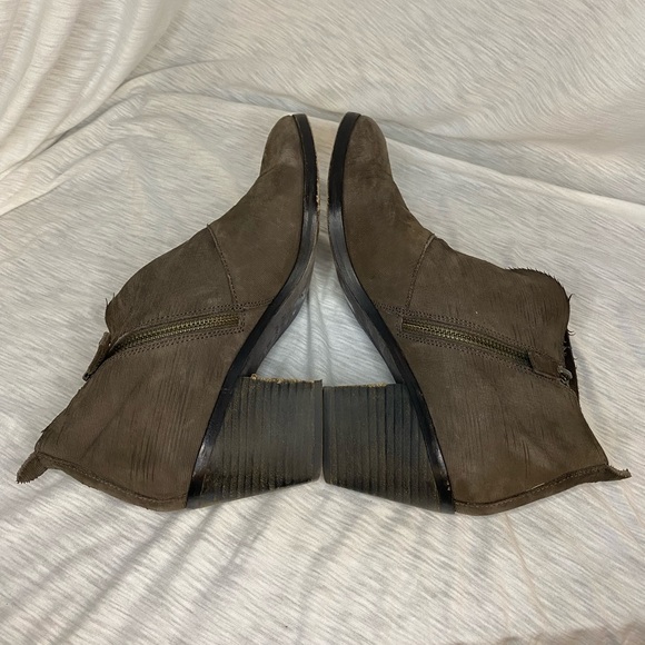 Eileen Fisher Textured Boots Charcoal/Brown Booties - Picture 6 of 7